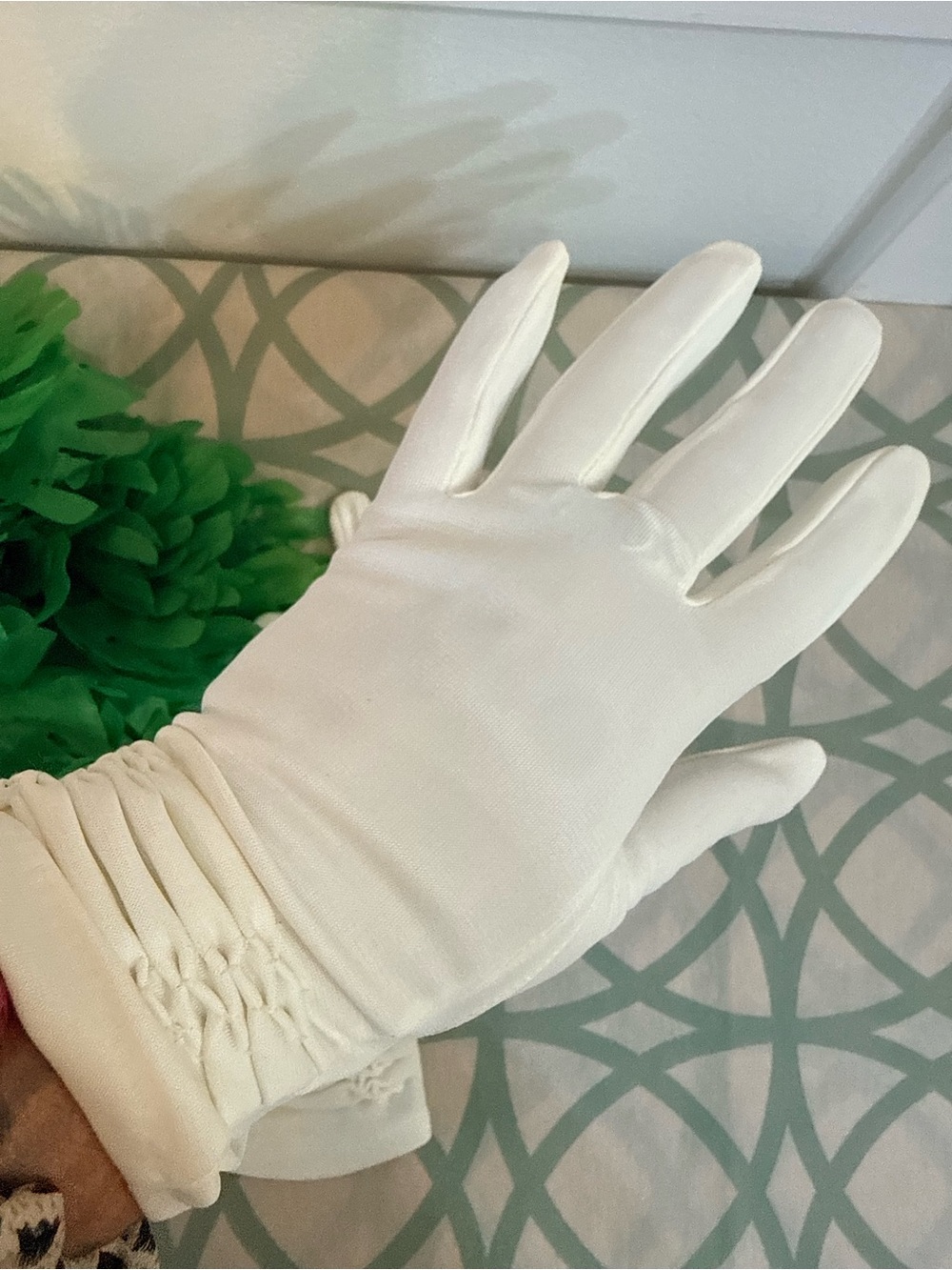 ๐ซ10/$25 โข Morley Womenswear Vintage Nylon Ruched Gloves